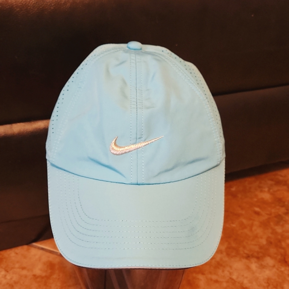Nike Golf Lightweight Adult Golf Hat